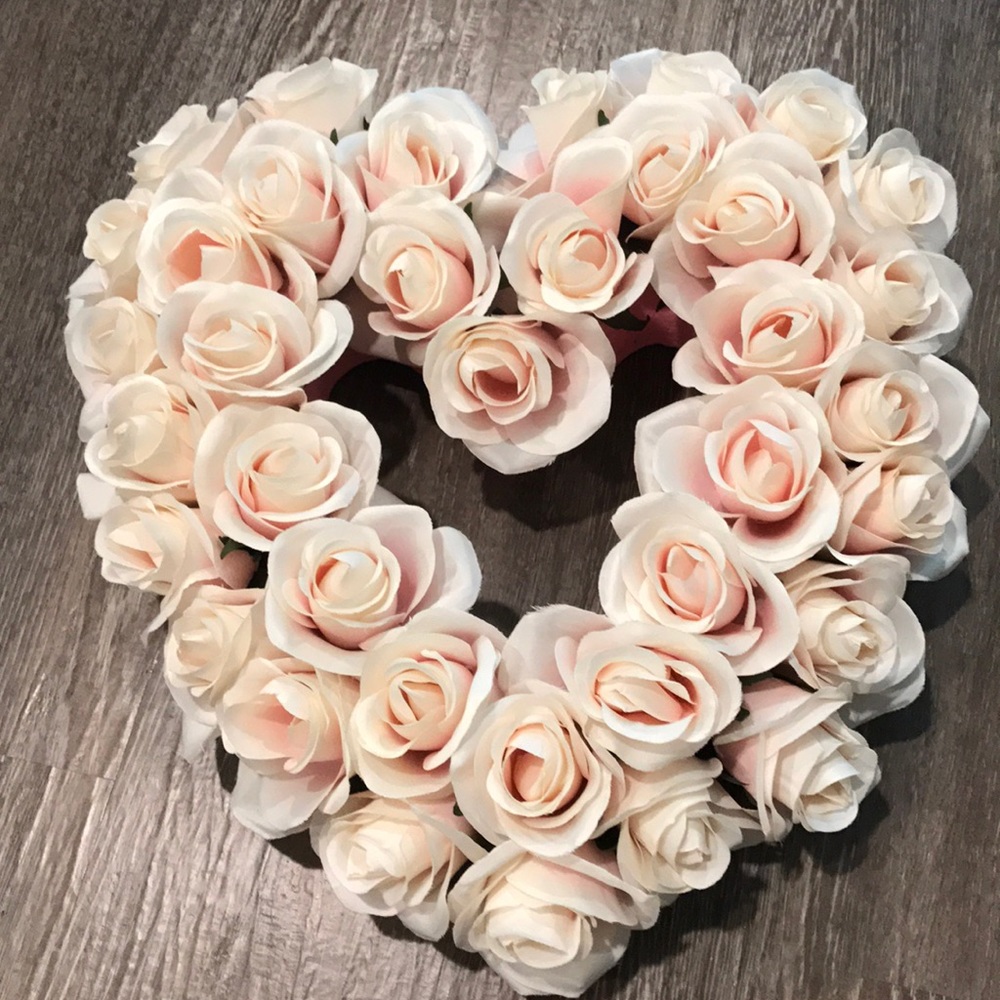 Heart shaped rose heart art wall